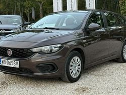 Brązowobeżowy Używany 2019 Fiat Tipo Kombi | 38 900 zł (Uczciwa cena)
