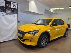 Żółty Używany 2022 Peugeot e-208 Allure Hatchback | 79 900 zł