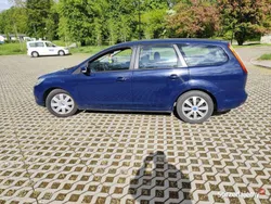 Granatowy Używany 2010 Ford Focus Kombi | 10 500 zł (Uczciwa cena)