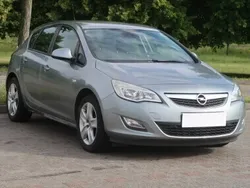 Szary Używany 2011 Opel Astra Hatchback | 16 999 zł (Dobra cena)