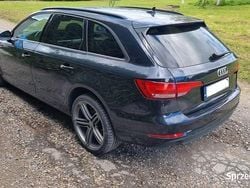 Granatowy Używany 2017 Audi A4 Kombi | 36 500 zł