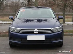 Niebieski Używany 2018 VW Passat Sedan/Limuzyna | 47 499 zł (Dobra cena)