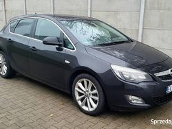 Czarny Używany 2011 Opel Astra Hatchback | 15 900 zł (Dobra cena)