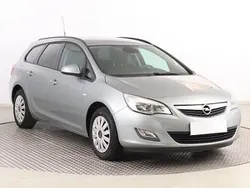 Szary Używany 2011 Opel Astra Kombi | 17 999 zł (Dobra cena)