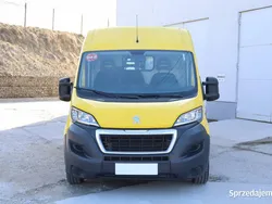 Żółty Używany 2017 Peugeot Boxer Van | 42 999 zł