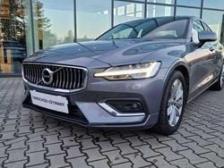 Szary Używany 2021 Volvo S60 Sedan/Limuzyna | 119 900 zł (Uczciwa cena)