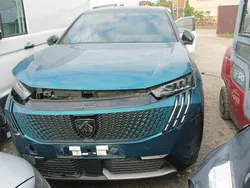 Niebieski Używany 2024 Peugeot e-3008 SUV | 99 900 zł