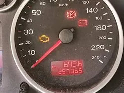 Czarny Używany 2003 Audi A2 Hatchback | 7300 zł (Uczciwa cena)