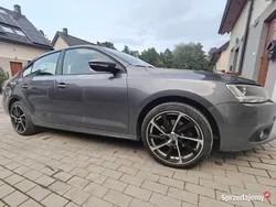 Szary Używany 2013 VW Jetta Sedan/Limuzyna | 27 900 zł (Uczciwa cena)