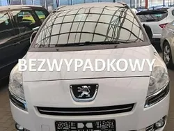 Biały Używany 2013 Peugeot 5008 Minivan | 23 700 zł (Dość drogi)