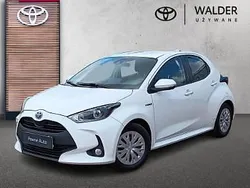 Biały Używany 2021 Toyota Yaris Hybrid Comfort Hatchback | 55 500 zł (Dobra cena)