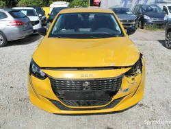 Żółty Używany 2022 Peugeot 208 Hatchback | 21 900 zł