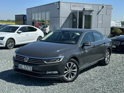 Szary Używany 2018 VW Passat Highline Sedan/Limuzyna | 72 900 zł (Uczciwa cena)