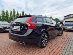 Niebieski Używany 2018 Volvo V60 Kombi | 64 900 zł (Uczciwa cena)