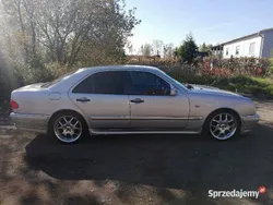 Srebrny Używany 1997 Mercedes E320 Avantgarde Sedan/Limuzyna | 100 000 zł