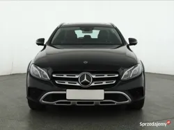 Czarny Używany 2019 Mercedes E400 Kombi | 161 000 zł