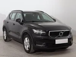 Czarny Używany 2022 Volvo XC40 SUV | 107 999 zł (Super Cena)