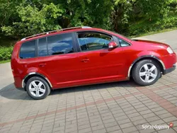 Wiśniowy Używany 2005 VW Touran Minivan | 13 800 zł (Dość drogi)