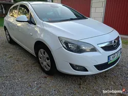 Biały Używany 2012 Opel Astra Hatchback | 16 700 zł