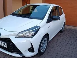 Szary Używany 2018 Toyota Yaris Hybrid Hatchback | 50 000 zł (Dość drogi)