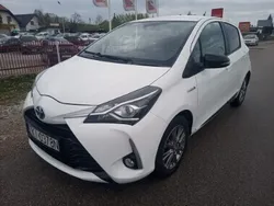 Biały Używany 2017 Toyota Yaris Hybrid Hatchback | 46 900 zł (Uczciwa cena)