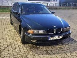Zielony Używany 2000 BMW 523 Kombi | 3500 zł