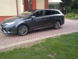 Grafitowy Używany 2015 Toyota Avensis Kombi | 49 000 zł (Uczciwa cena)