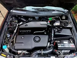 Czarny Używany 2004 Volvo V40 Kombi | 9900 zł