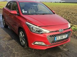 Bordowy Używany 2017 Hyundai i20 Hatchback | 19 999 zł