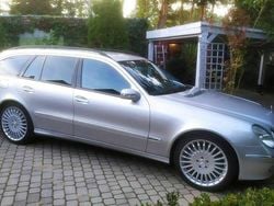 Srebrny Używany 2004 Mercedes E500 Avantgarde Kombi | 48 000 zł