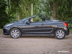Czarny Używany 2008 Peugeot 207 CC Kabriolet | 10 400 zł