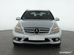 Srebrny Używany 2009 Mercedes C350 Kombi | 23 999 zł