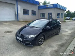 Czarny Używany 2014 Honda Civic Kombi | 45 500 zł