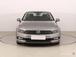 Szary Używany 2018 VW Passat Sedan/Limuzyna | 45 999 zł (Super Cena)