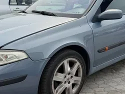 Niebieski Używany 2004 Renault Laguna II Hatchback | 1500 zł (Dobra cena)