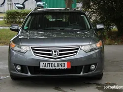 Grafitowy (metalik) Używany 2010 Honda Accord Elegance Kombi | 32 333 zł