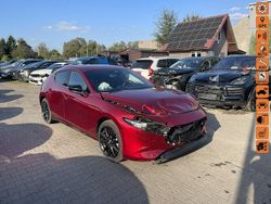 Bordowy (metalik) Używany 2023 Mazda 3 Hatchback | 35 900 zł