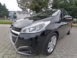 Czarny Używany 2018 Peugeot 208 Hatchback | 29 999 zł (Super Cena)