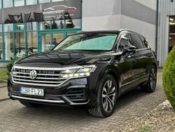Czarny (metalik) Używany 2018 VW Touareg R-line SUV | 208 000 zł (Drogi)
