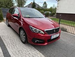 Bordowy Używany 2020 Peugeot 308 Kombi | 43 900 zł (Dość drogi)
