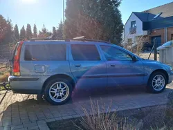 Niebieski Używany 2004 Volvo V70 Kombi | 14 500 zł