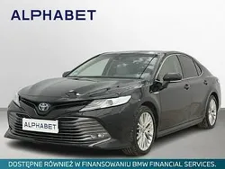 Czarny Używany 2020 Toyota Camry Executive Sedan/Limuzyna | 95 900 zł (Uczciwa cena)