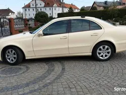 Inny kolor Używany 2009 Mercedes E200 Sedan/Limuzyna | 14 228 zł (Dość drogi)