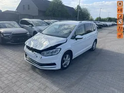 Biały (metalik) Używany 2017 VW Touran Minivan | 31 900 zł