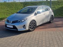 Srebrny Używany 2013 Toyota Auris Hatchback | 33 000 zł (Uczciwa cena)