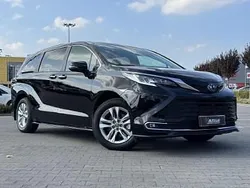 Czarny Używany 2024 Toyota Sienna Limited Minivan | 284 700 zł