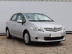 Srebrny Używany 2013 Toyota Auris Hatchback | 26 999 zł (Uczciwa cena)