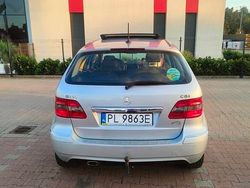 Srebrny Używany 2009 Mercedes B180 Minivan | 22 000 zł (Uczciwa cena)