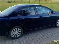 Granatowy Używany 2011 Toyota Corolla Premium Sedan/Limuzyna | 22 000 zł (Super Cena)