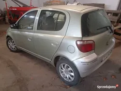 Zielony Używany 2002 Toyota Yaris Sedan/Limuzyna | 2200 zł (Dobra cena)